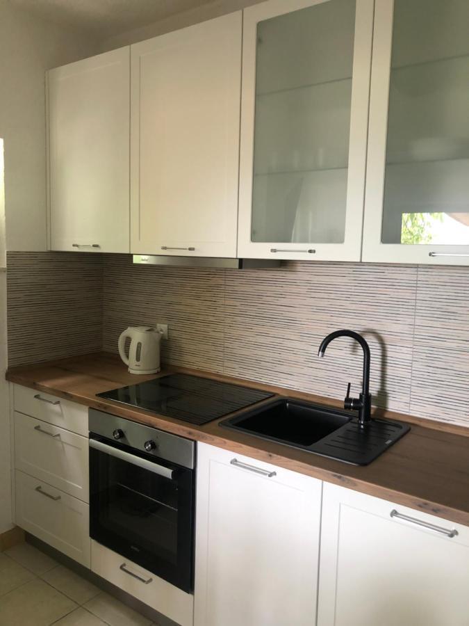 Apartman Ana Vrlika Buitenkant foto