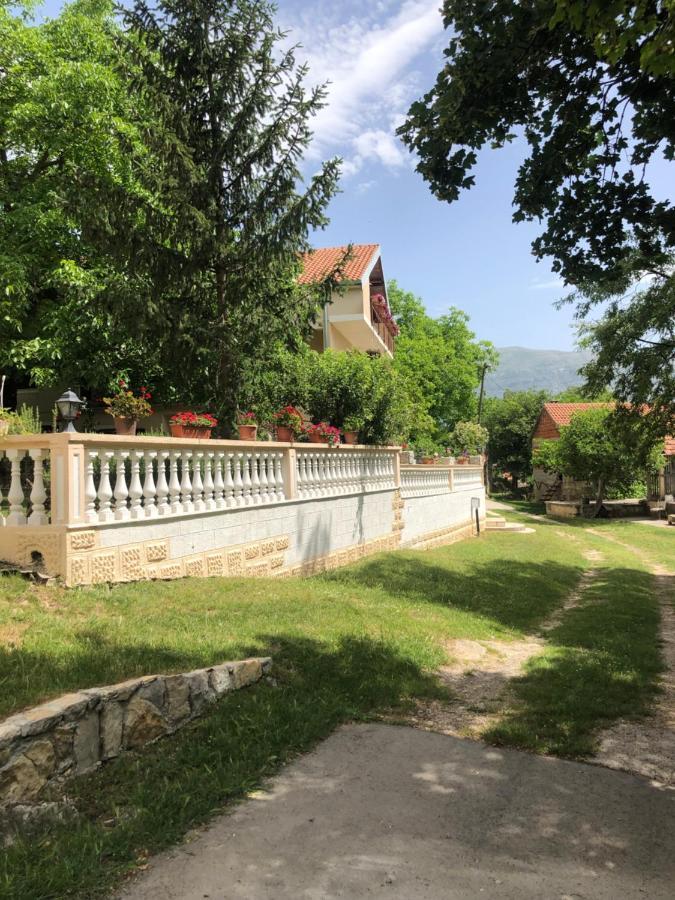 Apartman Ana Vrlika Buitenkant foto