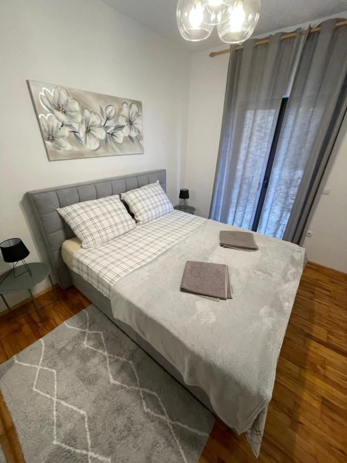 Apartman Ana Vrlika Buitenkant foto
